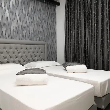 בית הארחה Prestige קטנזארו